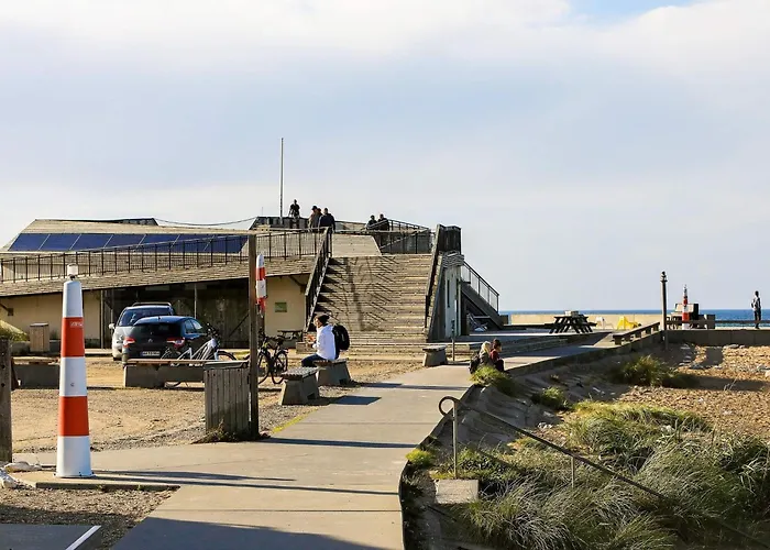 10 Person In Thisted-by Traum *